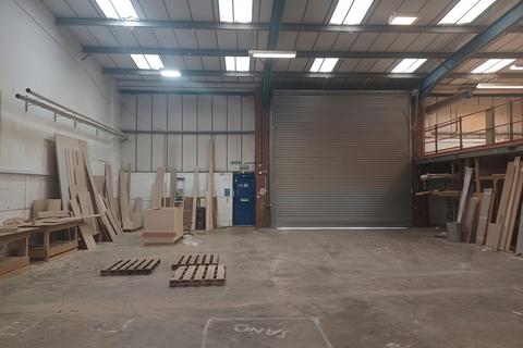 Warehouse to rent, Bone Ln Newbury RG14 5SH