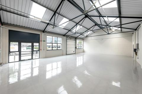 Industrial development to rent, 289 Aberdeen Av Slough SL1 4HG