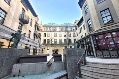 Retail property (high street) to rent, 168 Ingram St Glasgow G1 1DN