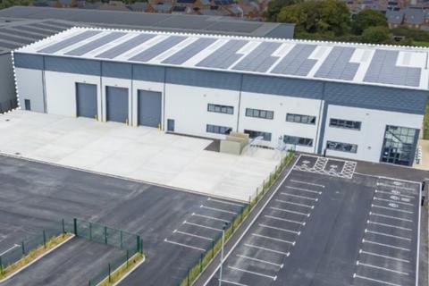 Warehouse to rent, Magna Rd Bournemouth BH11 9GA