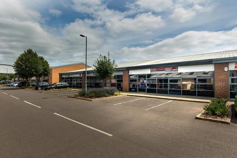 Showroom to rent, 882 Plymouth Rd Slough SL1 4LP