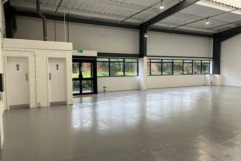 Warehouse to rent, Peverel Dr Milton Keynes MK1 1NW