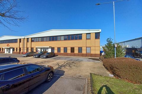 Distribution warehouse to rent, Alpha Way Egham TW20 8RZ