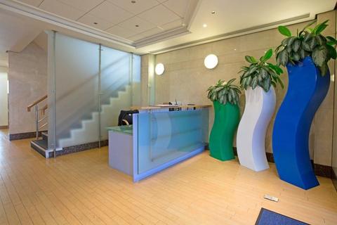 Office to rent, The Causeway Staines TW18 3BA