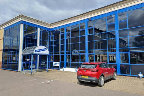 Office to rent, 37 Gatwick Rd Crawley RH10 9RD