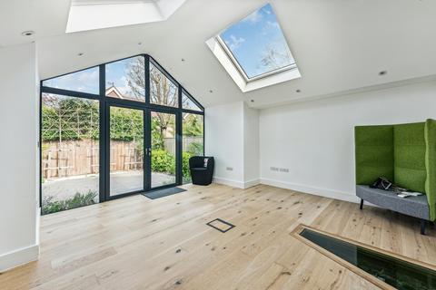 Office for sale, 26 Windsor St Chertsey KT16 8AS