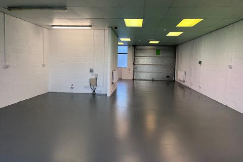 Distribution warehouse to rent, Howard Way Newport Pagnell MK16 9QS