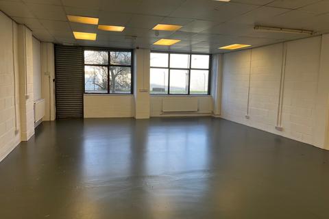 Distribution warehouse to rent, Howard Way Newport Pagnell MK16 9QS