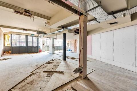 Retail property (high street) to rent, 29-31 Bridge St Pinner HA5 3HR