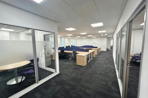Office to rent, 61 Chertsey Rd Woking GU21 5BN
