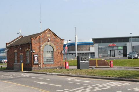 Office to rent, Second Av Kingswinford DY6 7YB