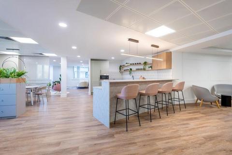 Office to rent, 4 St Pauls Chur London EC4M 8AY