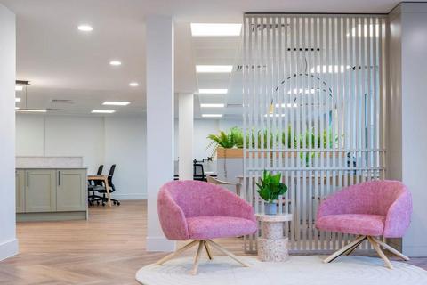 Office to rent, 4 St Pauls Chur London EC4M 8AY