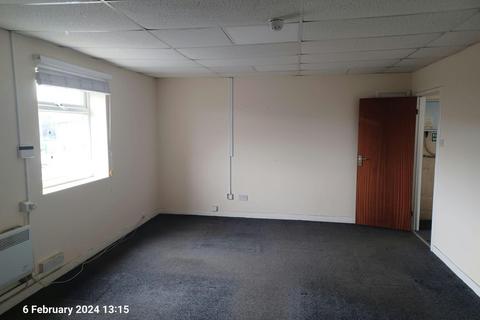 Industrial development to rent, Denby Dale Rd Wakefield WF2 7AZ