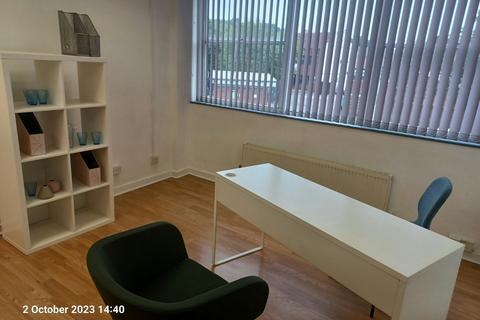 Industrial development to rent, Denby Dale Rd Wakefield WF2 7AZ