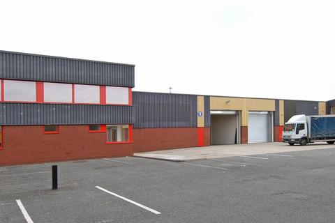 Distribution warehouse to rent, Flanders Rd Southampton SO30 2QT