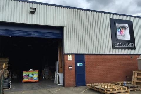 Distribution warehouse to rent, Flanders Rd Southampton SO30 2QT