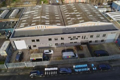 Warehouse to rent, 4-5 Roslin Rd London W3 8DH