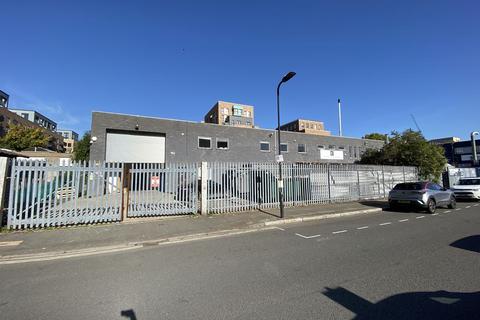 Warehouse to rent, 4-5 Roslin Rd London W3 8DH