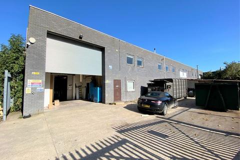 Warehouse to rent, 4-5 Roslin Rd London W3 8DH