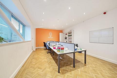 Warehouse to rent, Bittacy Hl London NW7 1BA