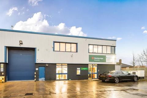 Warehouse to rent, Bittacy Hl London NW7 1BA