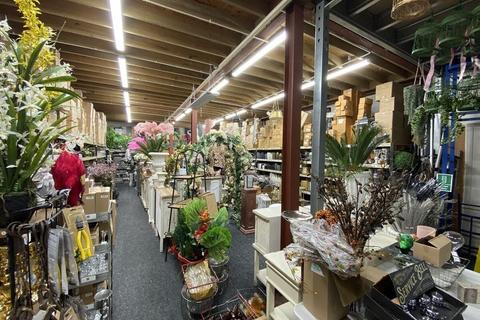 Warehouse to rent, St Johns Rd Isleworth TW7 6NJ