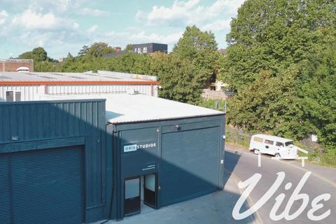 Industrial unit to rent, 26 Grosvenor way London E5 9UQ