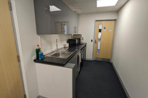Office to rent, 185 Fleet Rd Fleet GU51 3BL