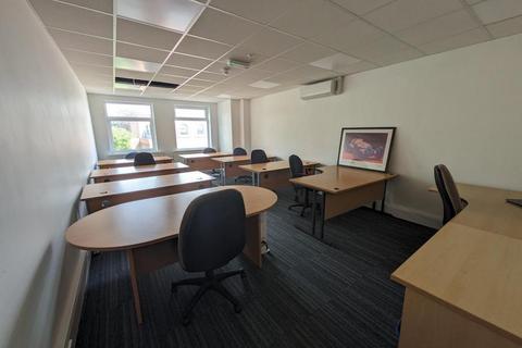 Office to rent, 185 Fleet Rd Fleet GU51 3BL