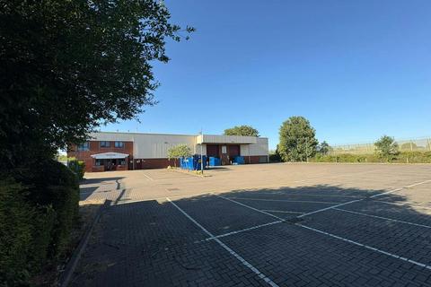 Warehouse to rent, Challenge Rd Ashford TW15 1AX