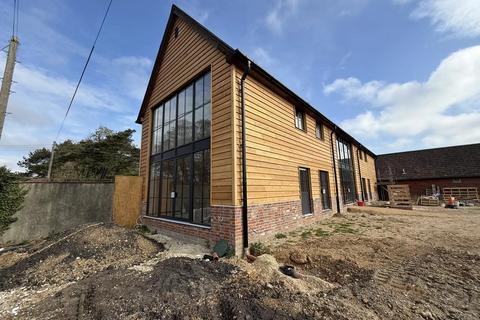 Office to rent, Court Ln Christchurch BH23 7BG
