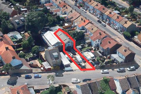 8 Bert Road, Thornton Heath, CR7 7NW