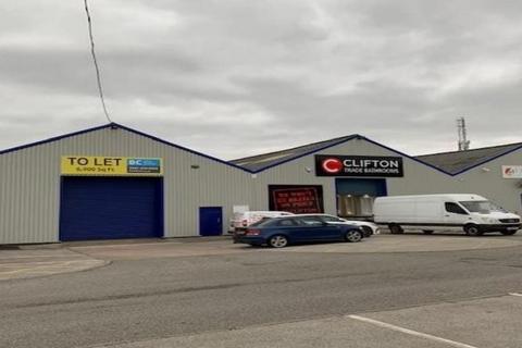 Warehouse to rent, Oldham Rd Manchester M40 5AX