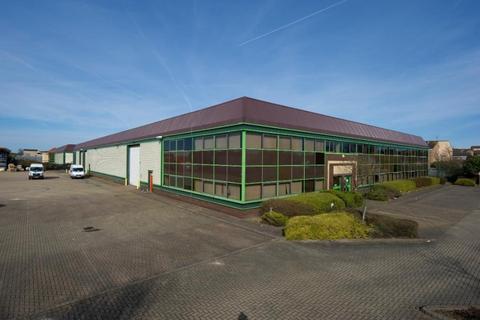 Warehouse to rent, 552 Fairlie Rd Slough SL1 4PY