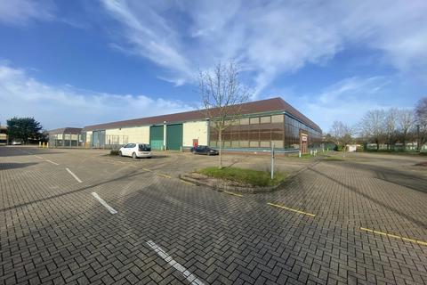 Warehouse to rent, 552 Fairlie Rd Slough SL1 4PY