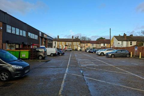 Warehouse to rent, 77-81 Sumner Rd Croydon CR0 3LN