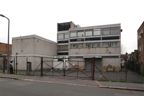 Warehouse to rent, Vale Rd London N4 1QB