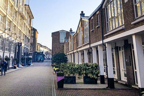 Office to rent, 189 Munster Rd London SW6 6AW