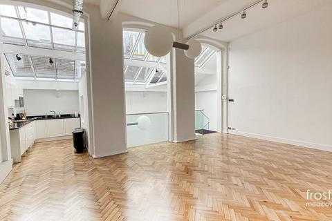 Office to rent, 2 Olaf St London W11 4BE