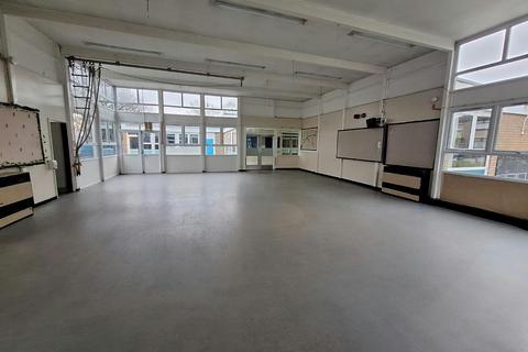 Mixed use to rent, Montrey Crescent Wigan WN4 0UD