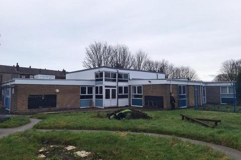 Mixed use to rent, Montrey Crescent Wigan WN4 0UD