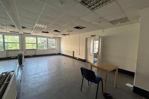 Office to rent, 28-34 Chapel St Luton LU1 2SE