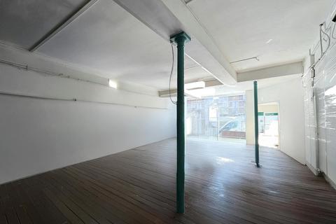 Retail property (high street) to rent, 132 Finchley Rd London NW3 5HS