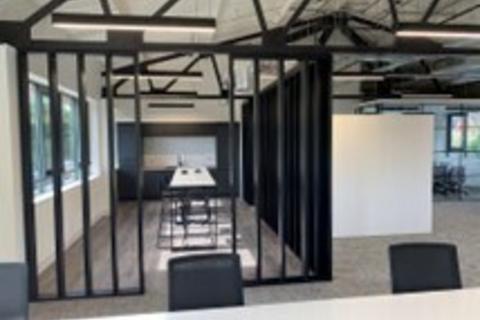 Office to rent, Beaconsfield Rd Hatfield AL10 8RS