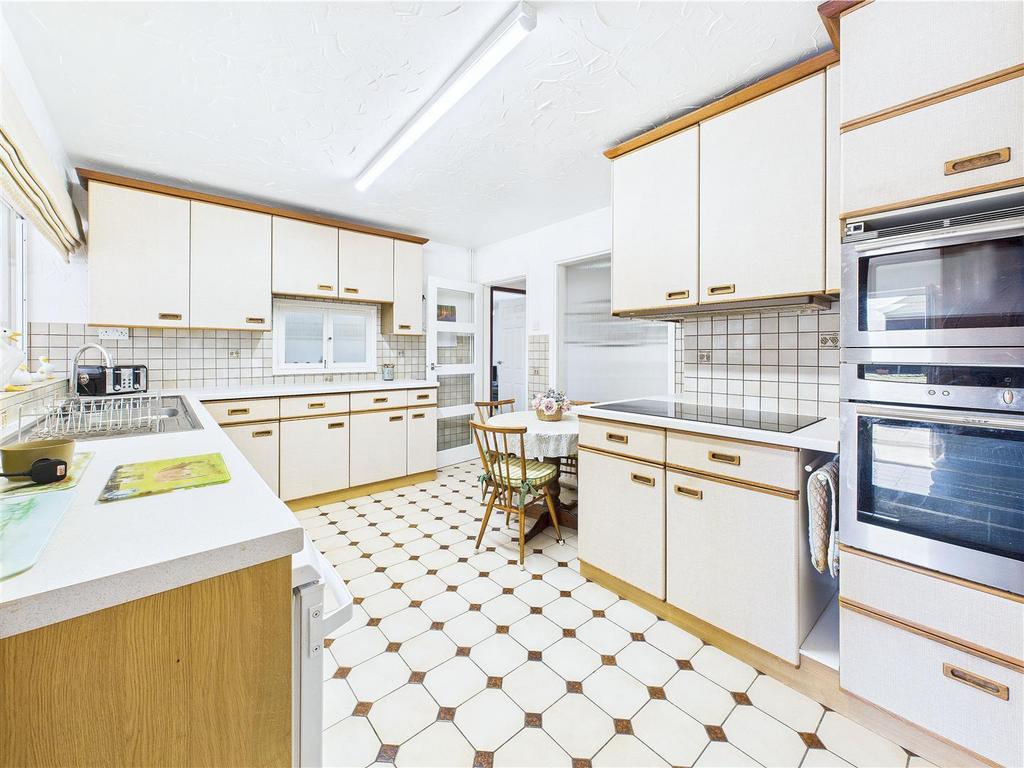 CAM04366 G0-PR0090-STILL014.jpg