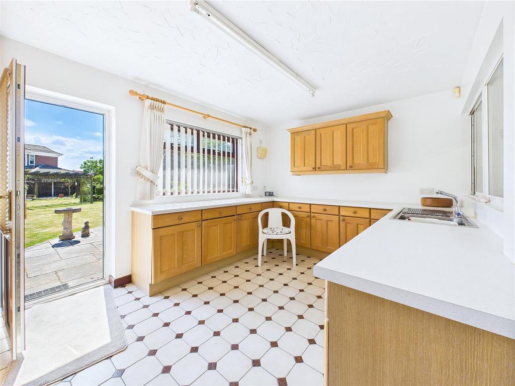 CAM04366 G0-PR0090-STILL015.jpg