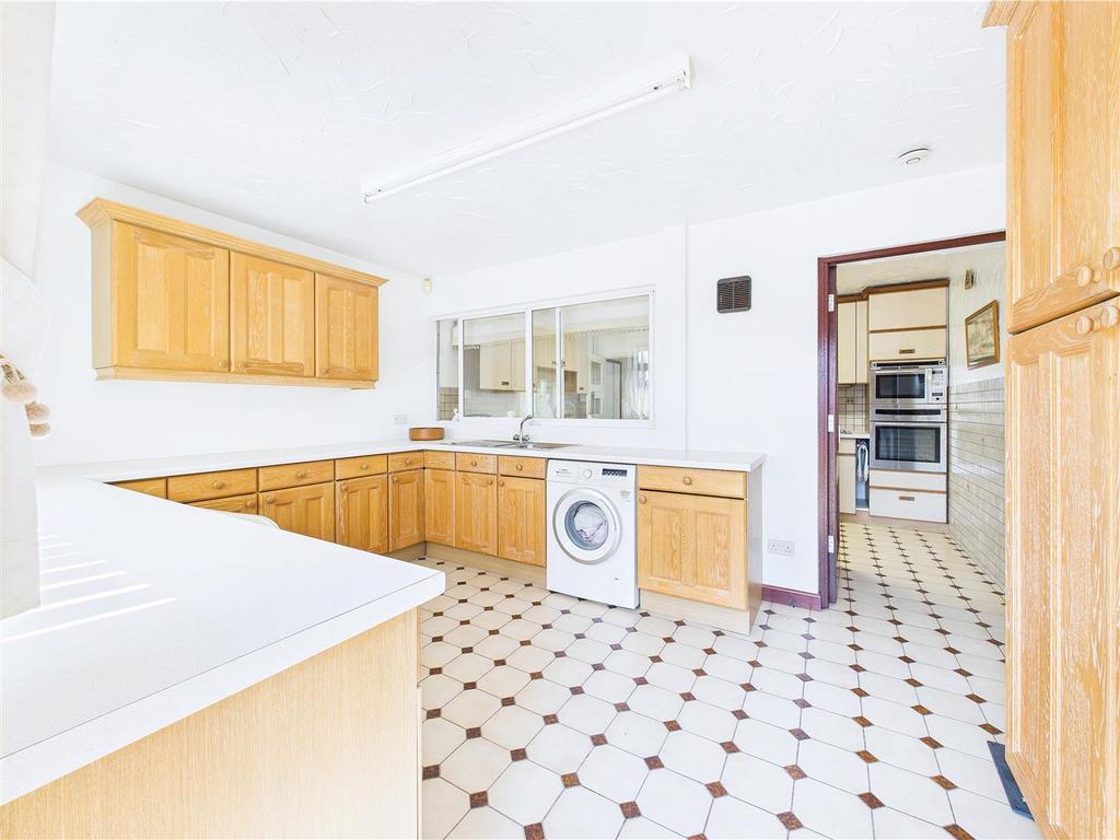 CAM04366 G0-PR0090-STILL016.jpg