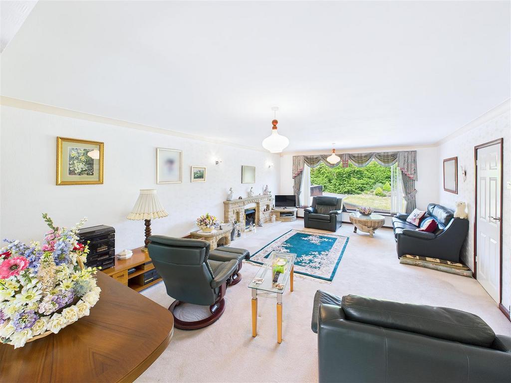 CAM04366 G0-PR0090-STILL008.jpg