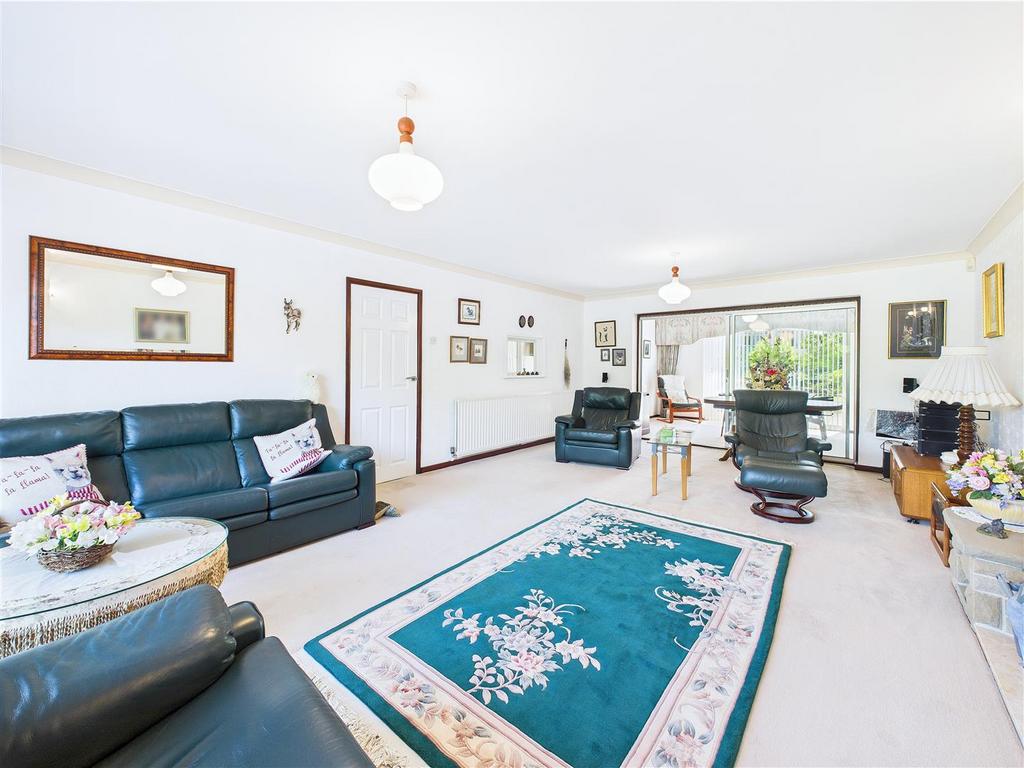 CAM04366 G0-PR0090-STILL010.jpg